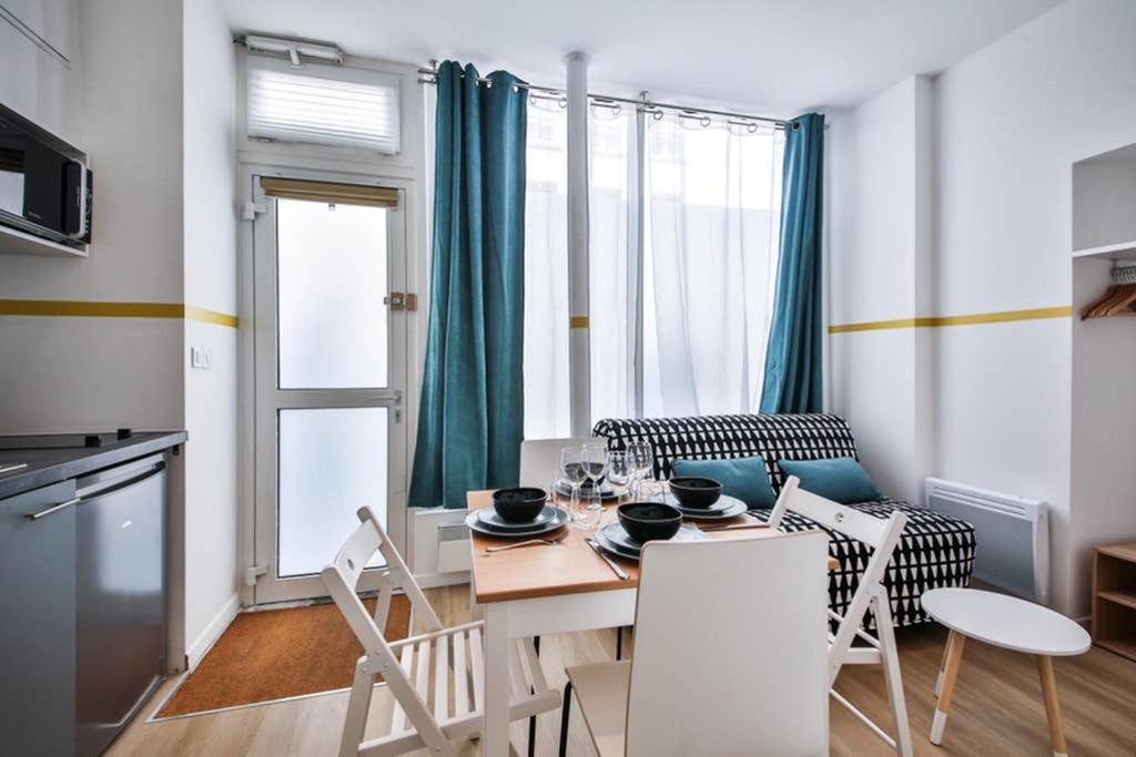 cosy independant studio proche gare et jardin Parigi Esterno foto